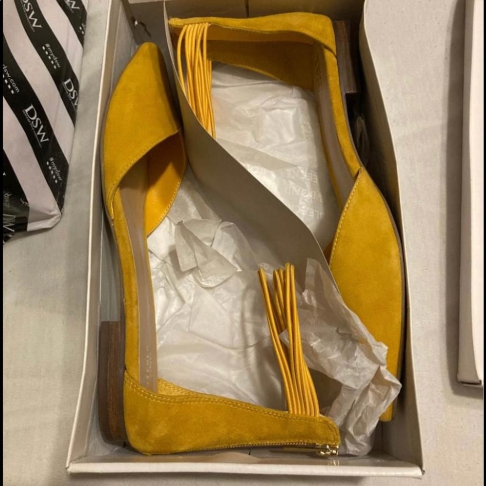 New Bleeker & Bond genuine leather yellow sandals